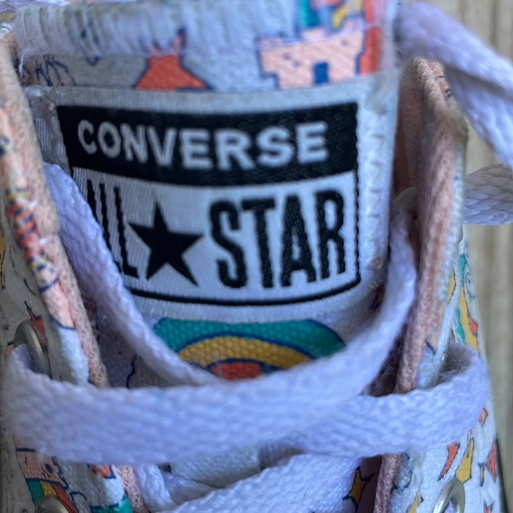 🌈🏰 Converse Chuck Taylor All-Star Rainbow- Castle Sneakers Size Youth 13